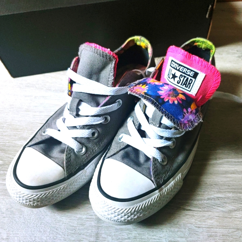 Converse All Star Double Tongue low cut Chuck Taylor's Size 5 womens (3.5 Girls)